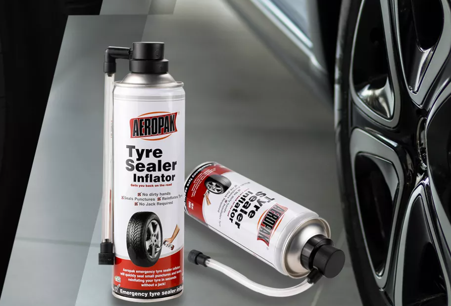 Imagem mostrando tinta de marca&ccedil;&atilde;o brilhante e dur&aacute;vel aplicada a uma superf&iacute;cie da estrada para marca&ccedil;&atilde;o clara e tempor&aacute;ria em zonas de constru&ccedil;&atilde;o ou tr&aacute;fego.